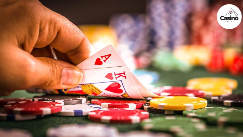 Experts share how to play poker to win big for beginners